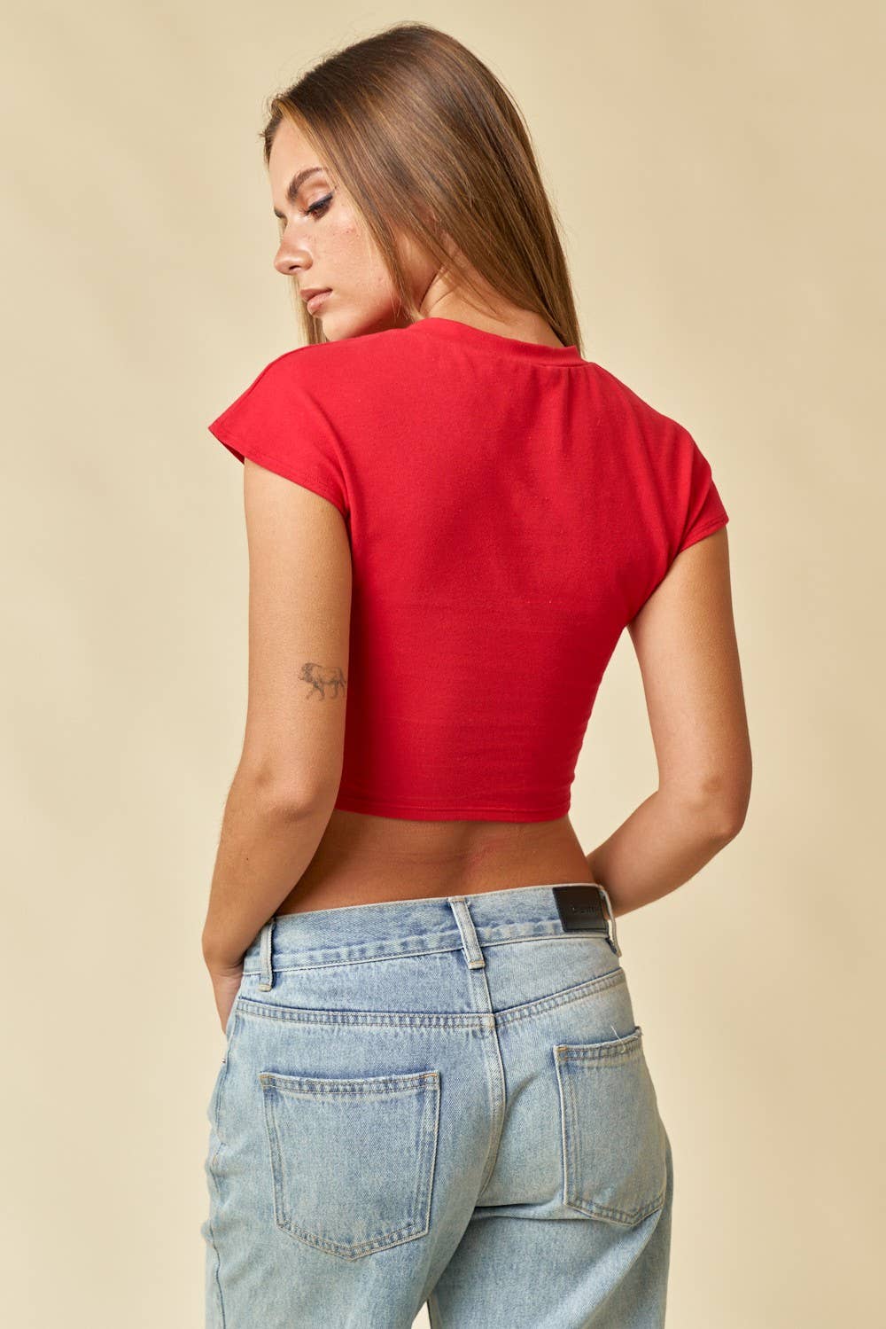 SHORT SLEEVE FRONT TWIST CROP TOP