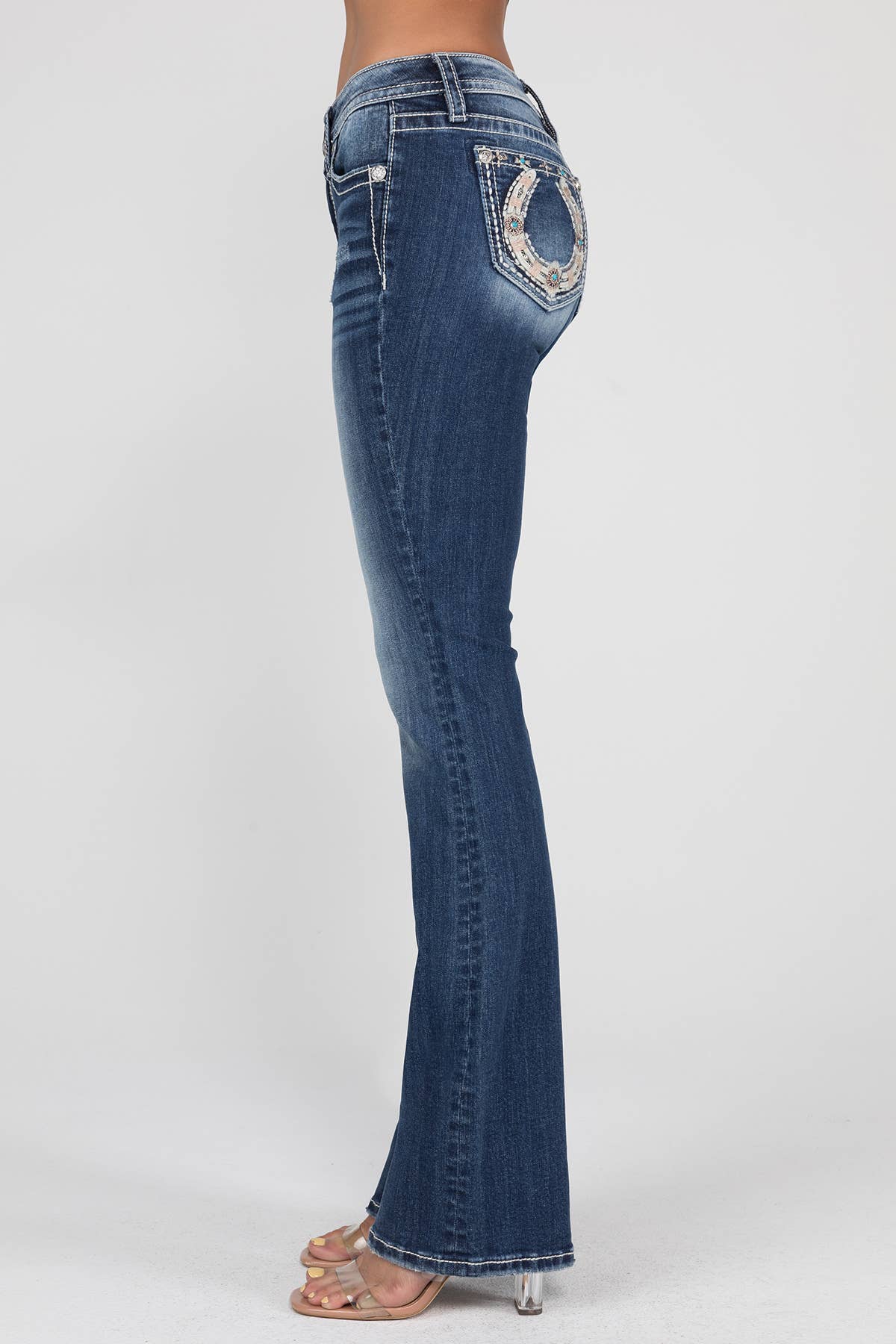 Mid-Rise Boot Miss Me Jeans